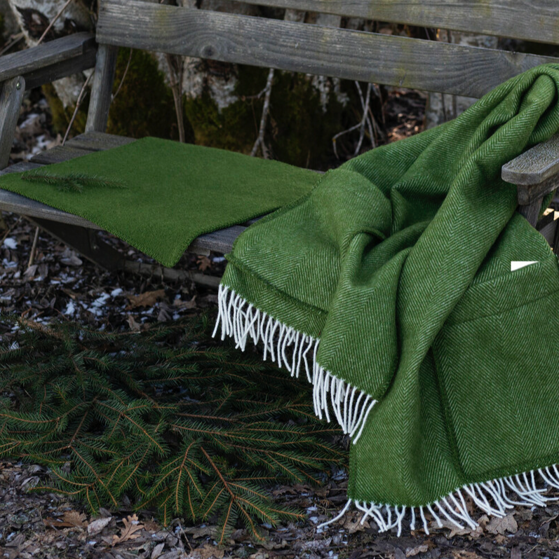 Lapuan Pocket Shawl - Arvo Green